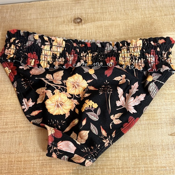 Chelsea & Violet Swimsuit - Picture 4 of 5